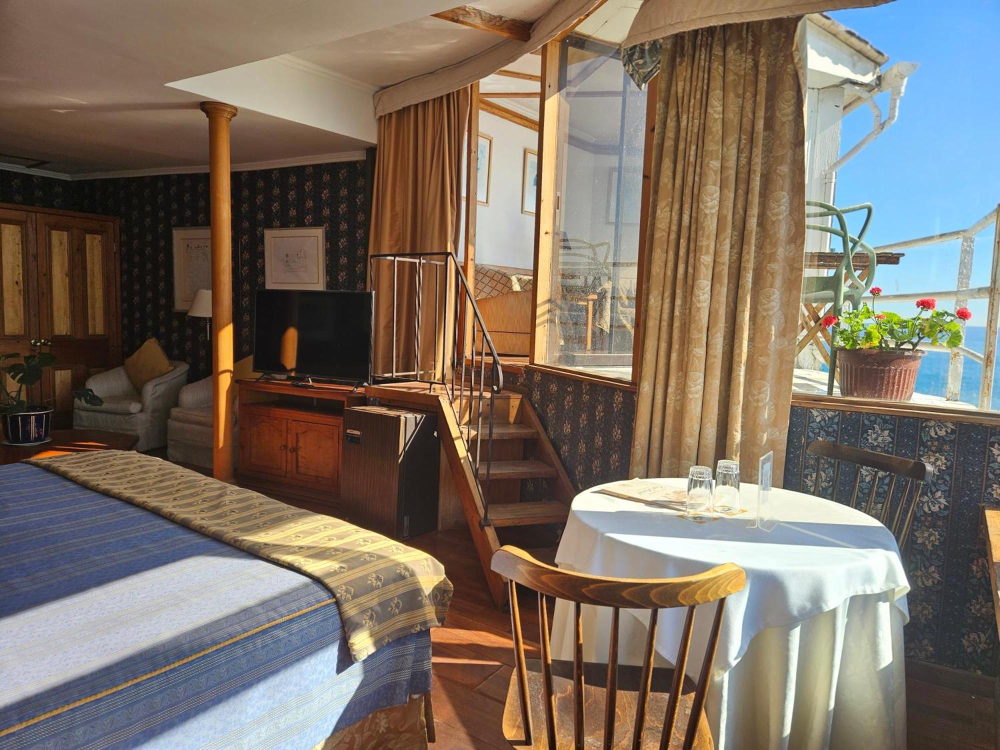 Hotel Restaurant Capducal 比尼亚德尔马 外观 照片